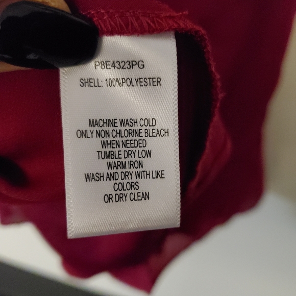 Parker Women's V Neck Short Sleeve Ruffle Blouse in Beetroot SZ XS - Picture 3 of 7